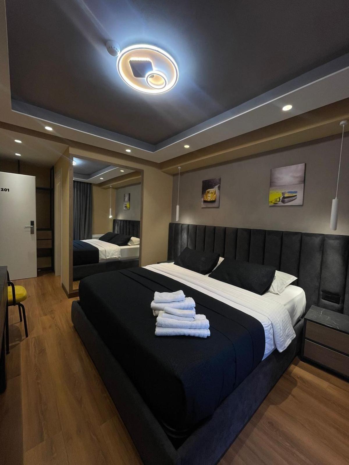 Peaky Hotel Durrës Eksteriør billede